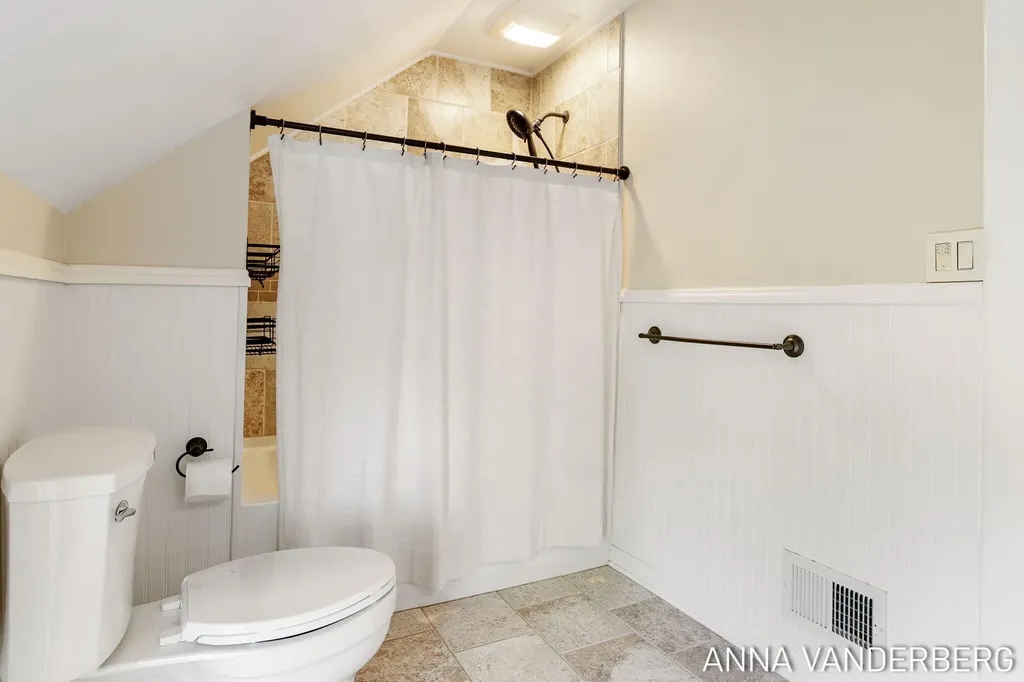 31 W 28th Street Holland City MI 49423