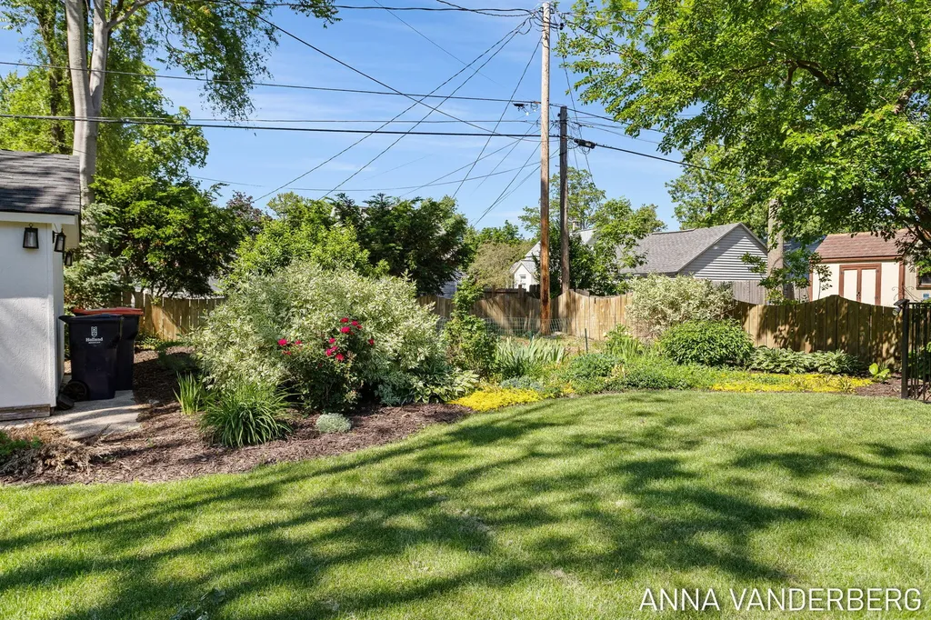 31 W 28th Street Holland City MI 49423
