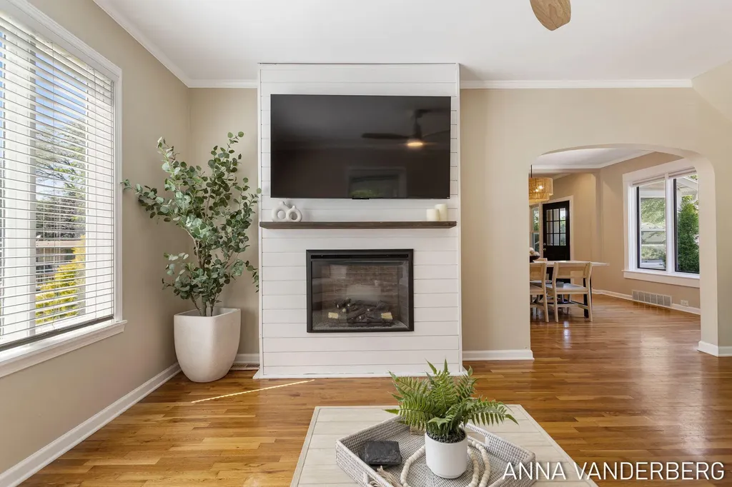 31 W 28th Street Holland City MI 49423