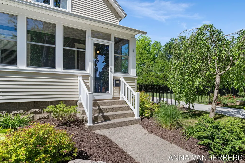 31 W 28th Street Holland City MI 49423
