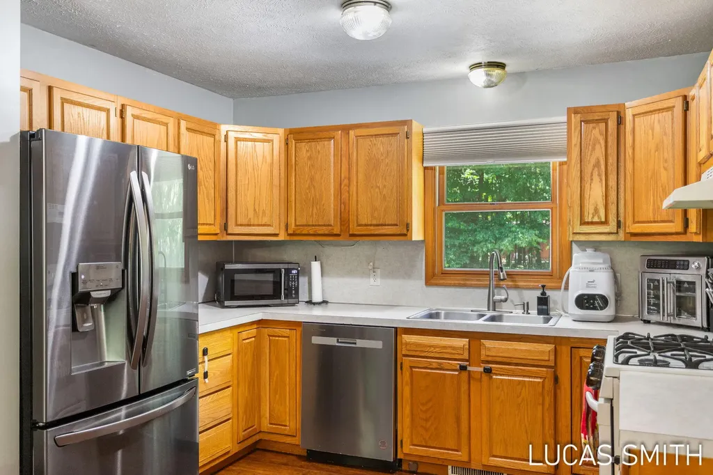 262 17 Mile Road NW Tyrone Township MI 49330
