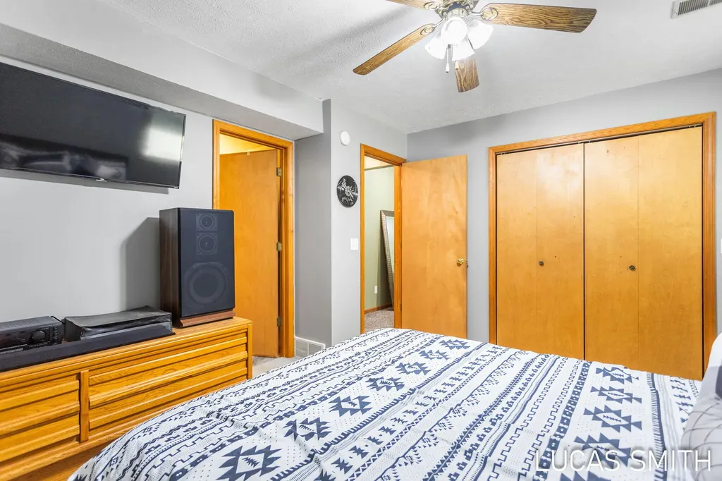 262 17 Mile Road NW Tyrone Township MI 49330