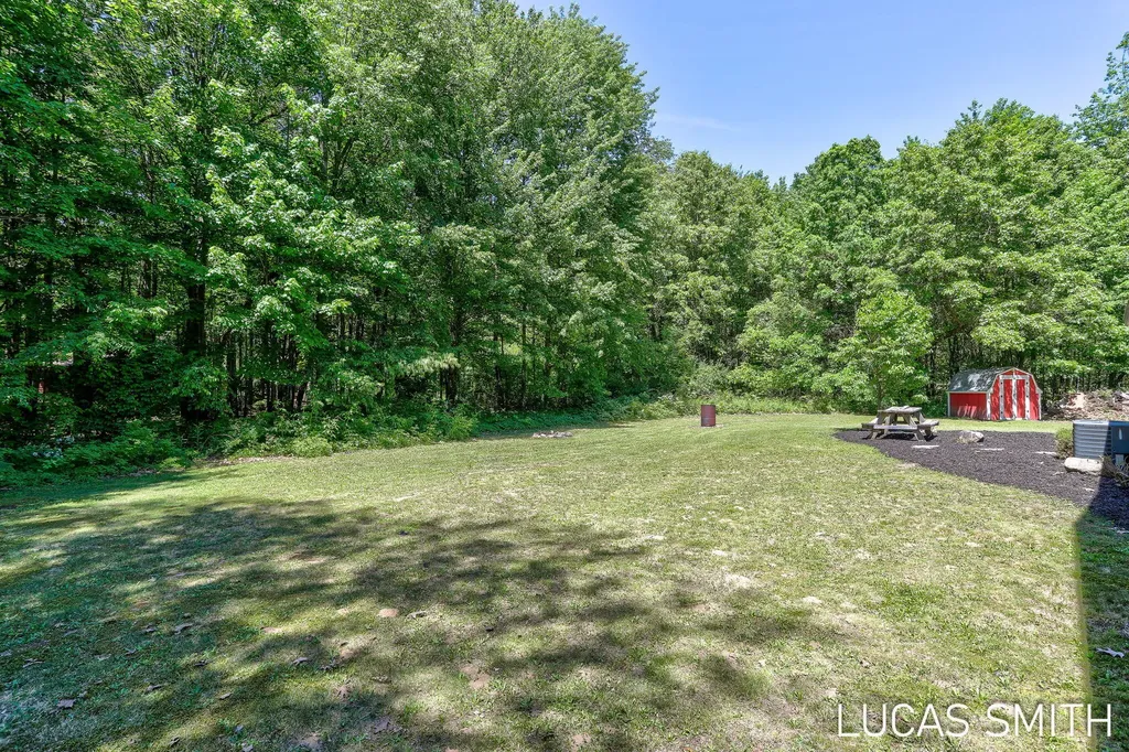 262 17 Mile Road NW Tyrone Township MI 49330