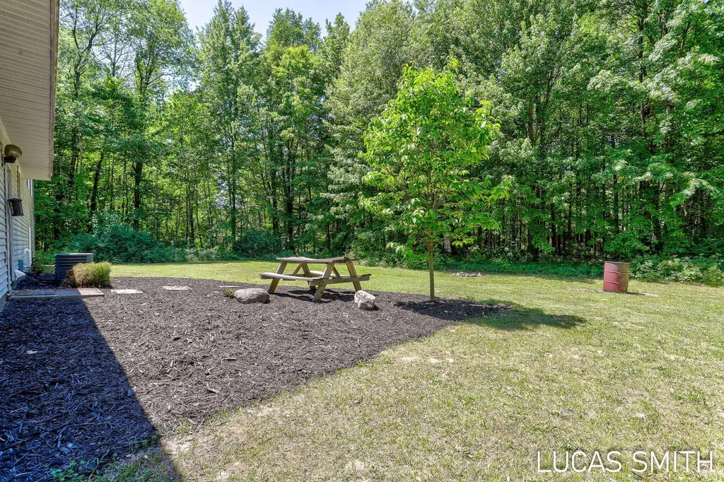 262 17 Mile Road NW Tyrone Township MI 49330