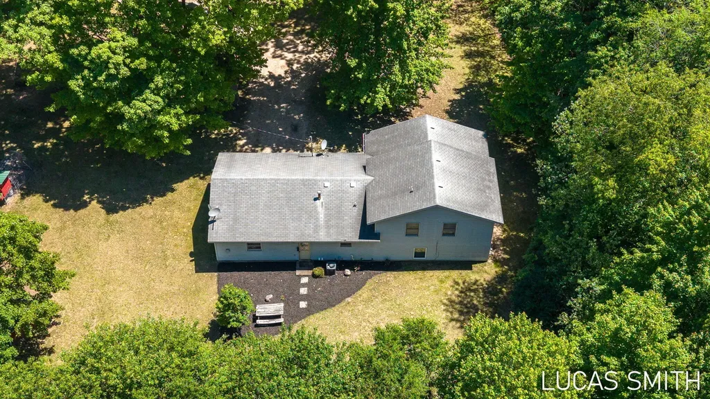 262 17 Mile Road NW Tyrone Township MI 49330