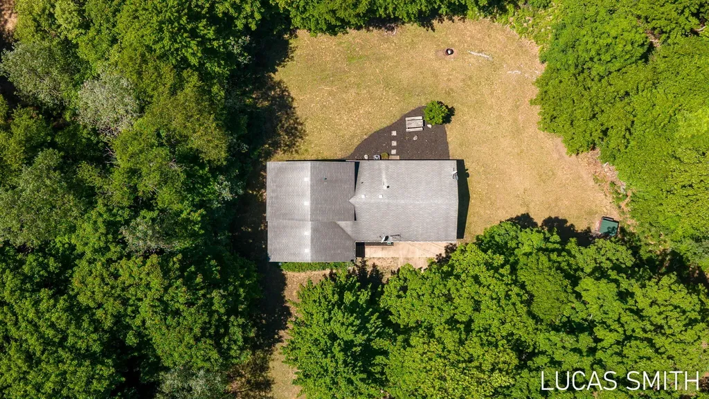 262 17 Mile Road NW Tyrone Township MI 49330