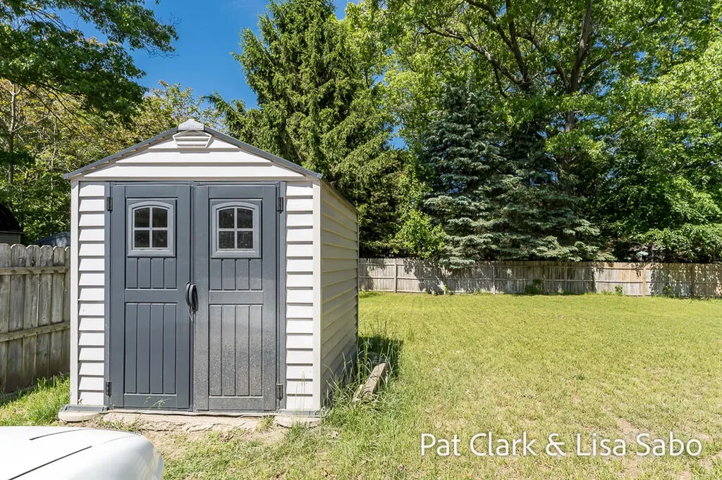 1297 Joslyn Road Muskegon Charter Township MI 49445