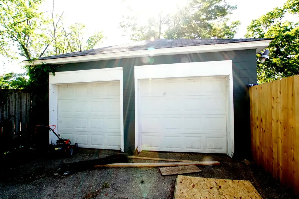 1719 Huizenga Street Muskegon City MI 49442