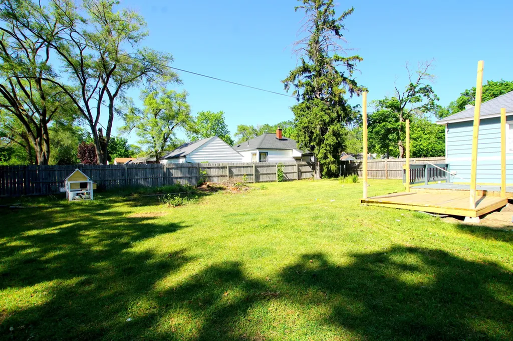 1719 Huizenga Street Muskegon City MI 49442