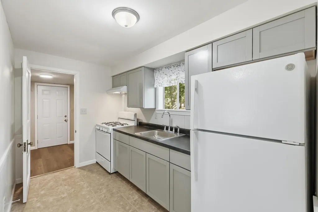 2933 Valk Street Norton Shores City MI 49444