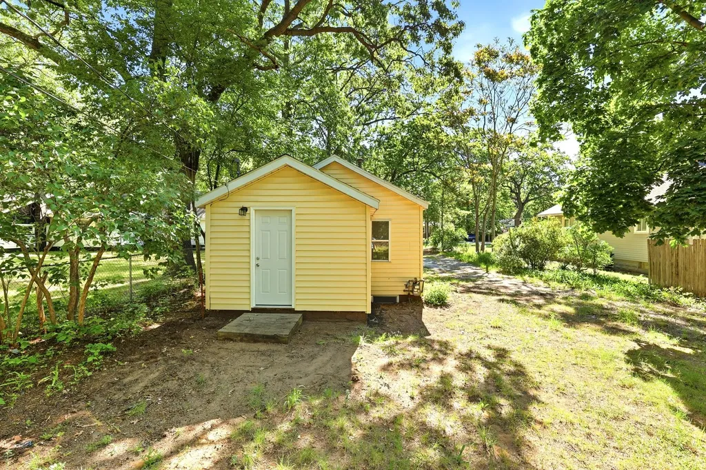 2933 Valk Street Norton Shores City MI 49444
