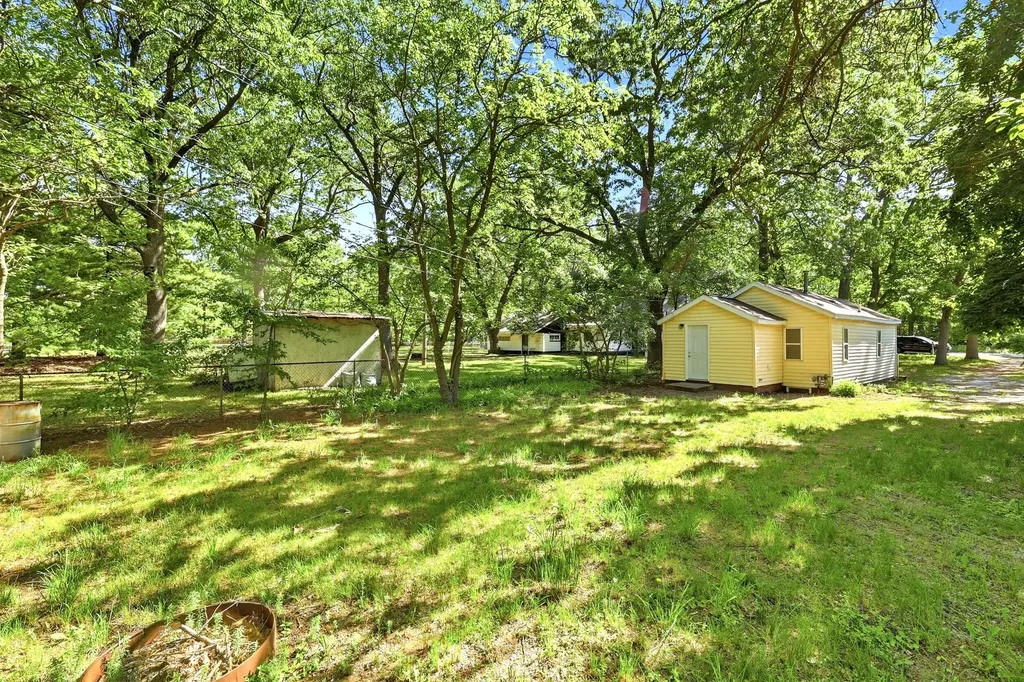 2933 Valk Street Norton Shores City MI 49444