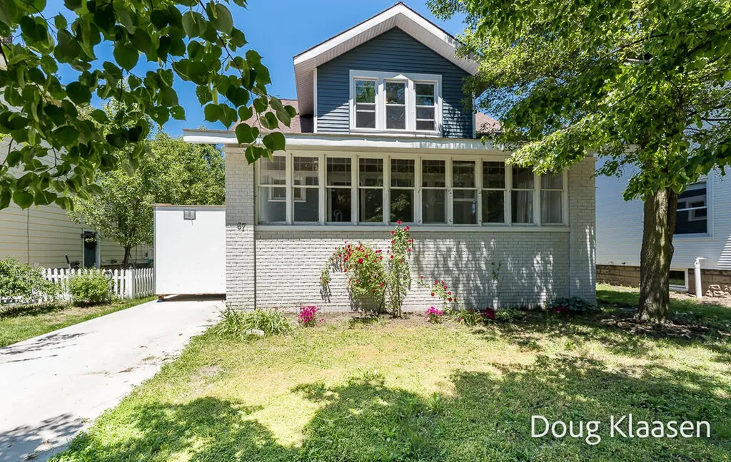 67 W 18th Street Holland City MI 49423