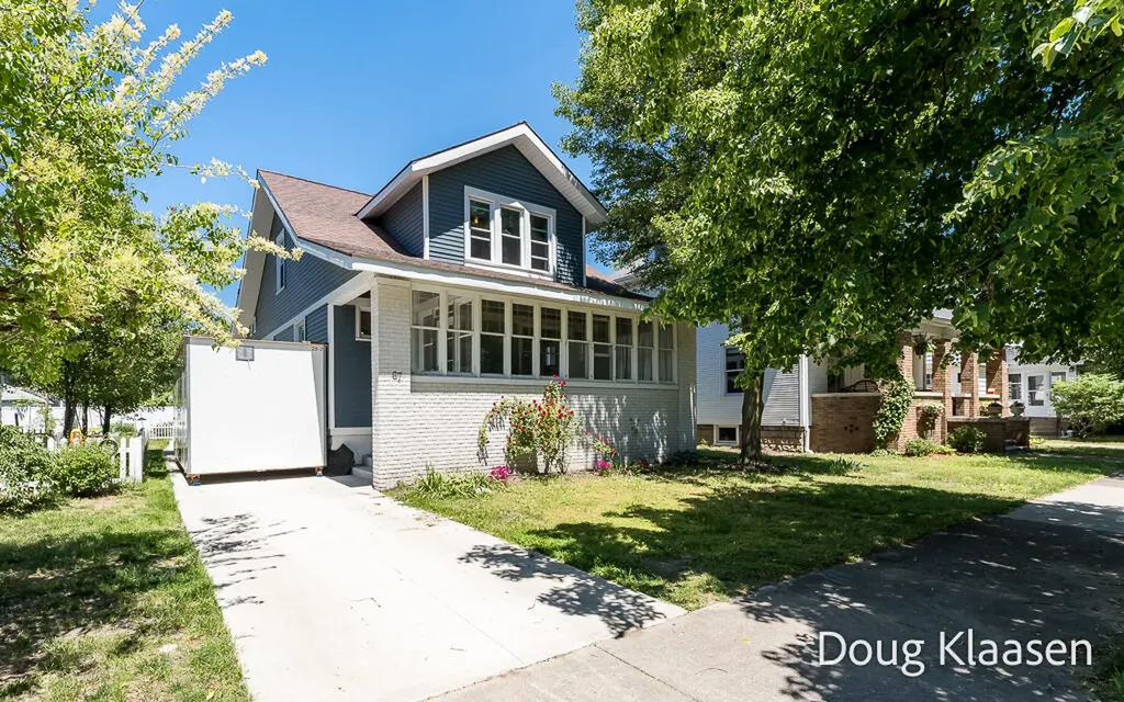 67 W 18th Street Holland City MI 49423