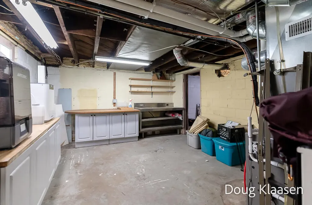 67 W 18th Street Holland City MI 49423