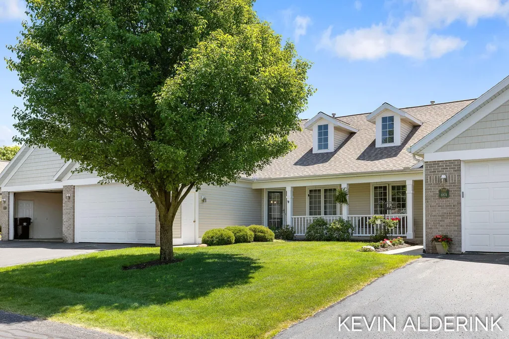 8872 N Peninsula Court Zeeland Charter Township MI 49464
