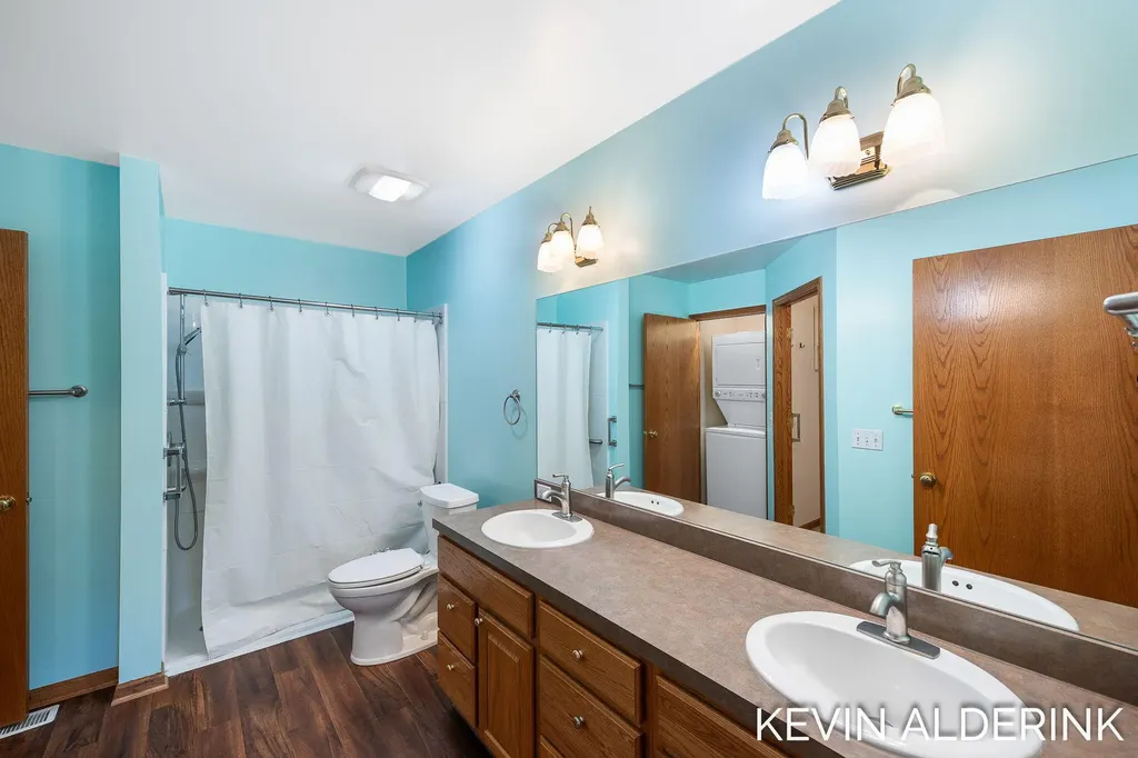 8872 N Peninsula Court Zeeland Charter Township MI 49464