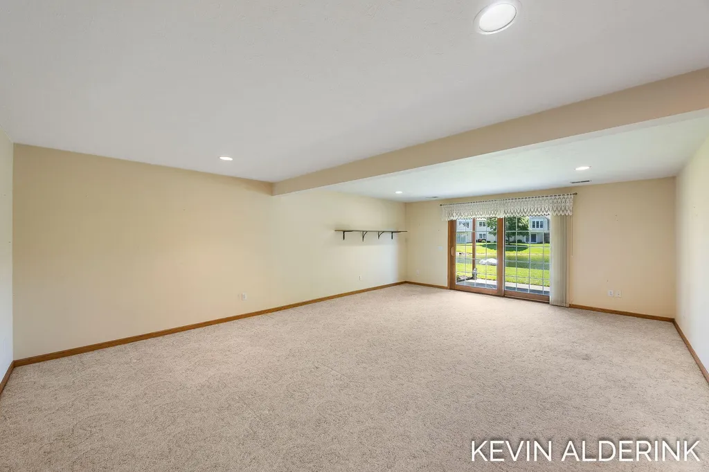 8872 N Peninsula Court Zeeland Charter Township MI 49464