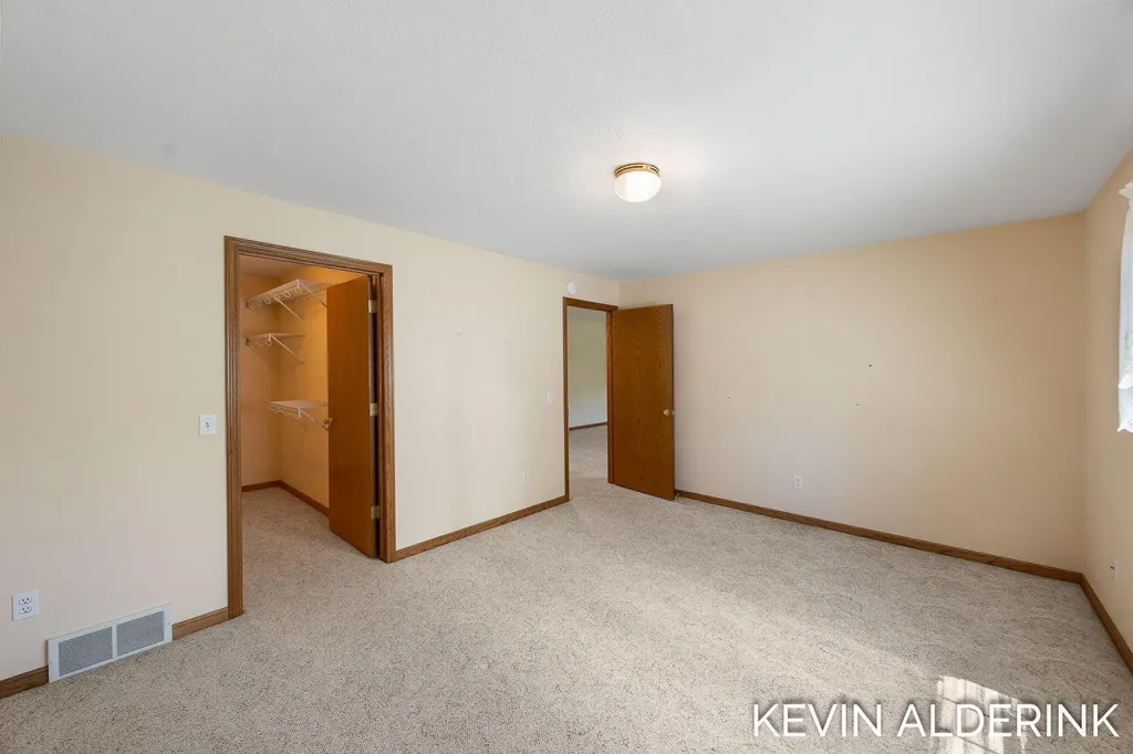 8872 N Peninsula Court Zeeland Charter Township MI 49464