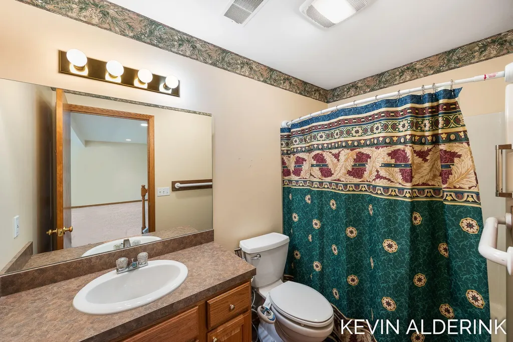 8872 N Peninsula Court Zeeland Charter Township MI 49464