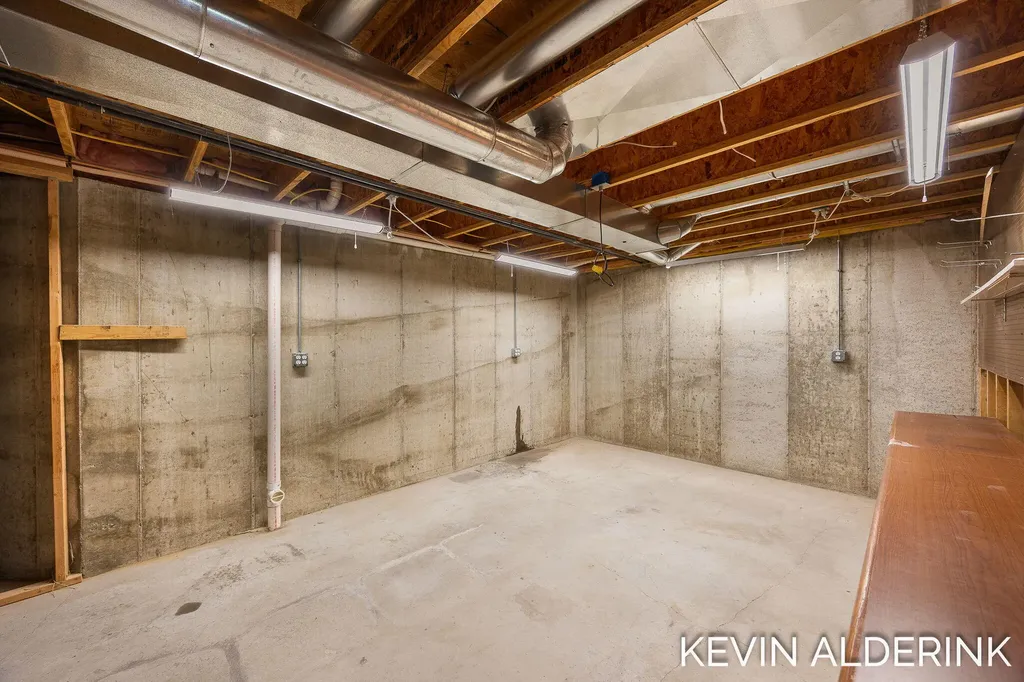 8872 N Peninsula Court Zeeland Charter Township MI 49464