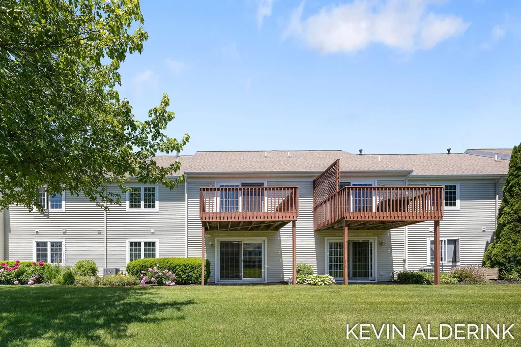 8872 N Peninsula Court Zeeland Charter Township MI 49464
