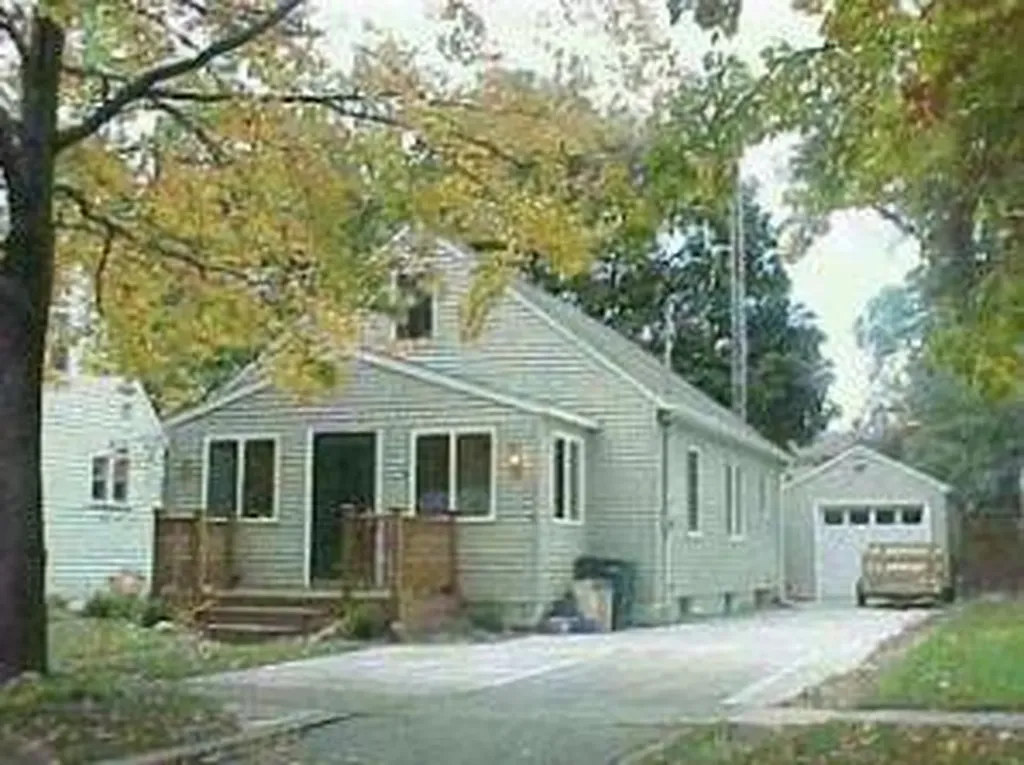 1944 Miner Avenue Muskegon City MI 49441