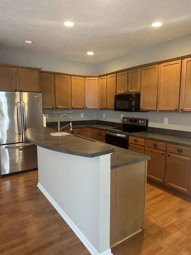 573 Brownstone Street Holland City MI 49423