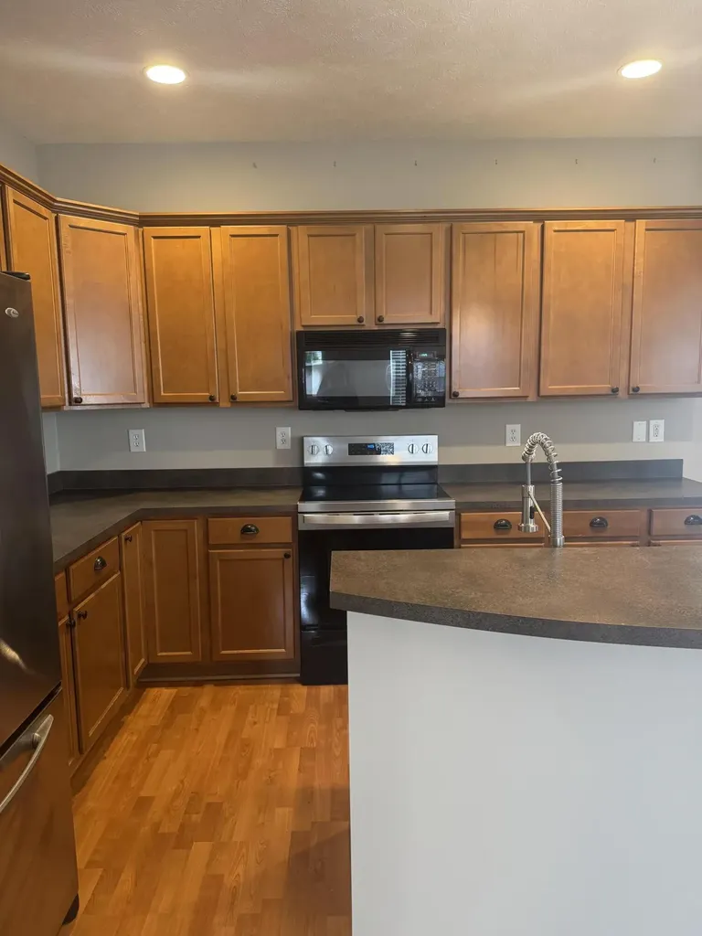 573 Brownstone Street Holland City MI 49423
