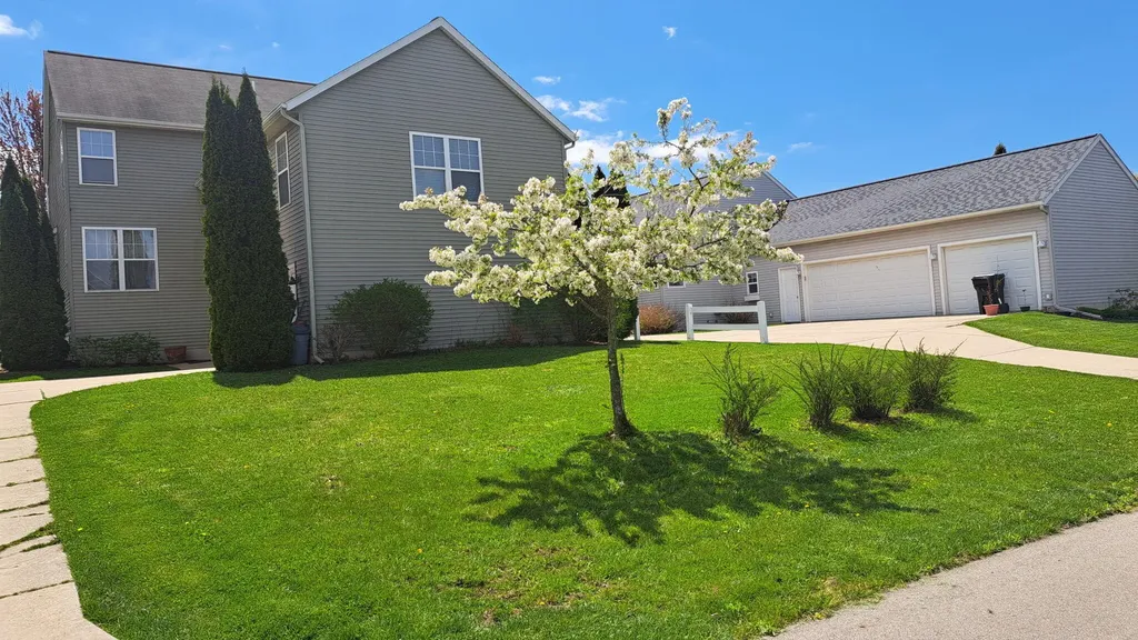573 Brownstone Street Holland City MI 49423