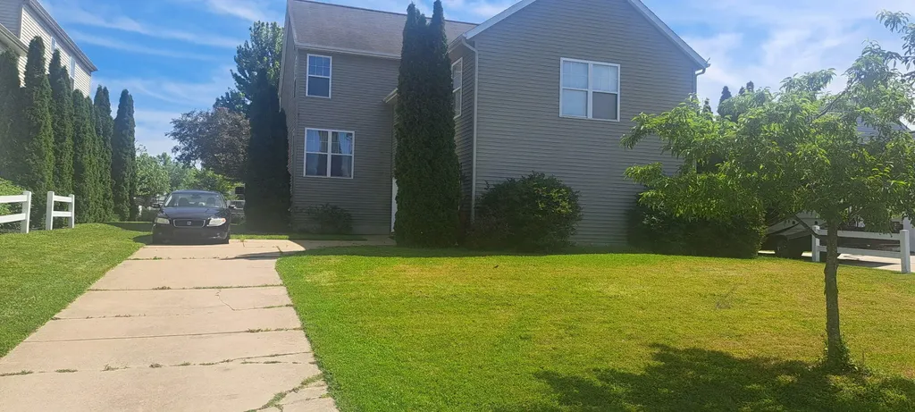 573 Brownstone Street Holland City MI 49423