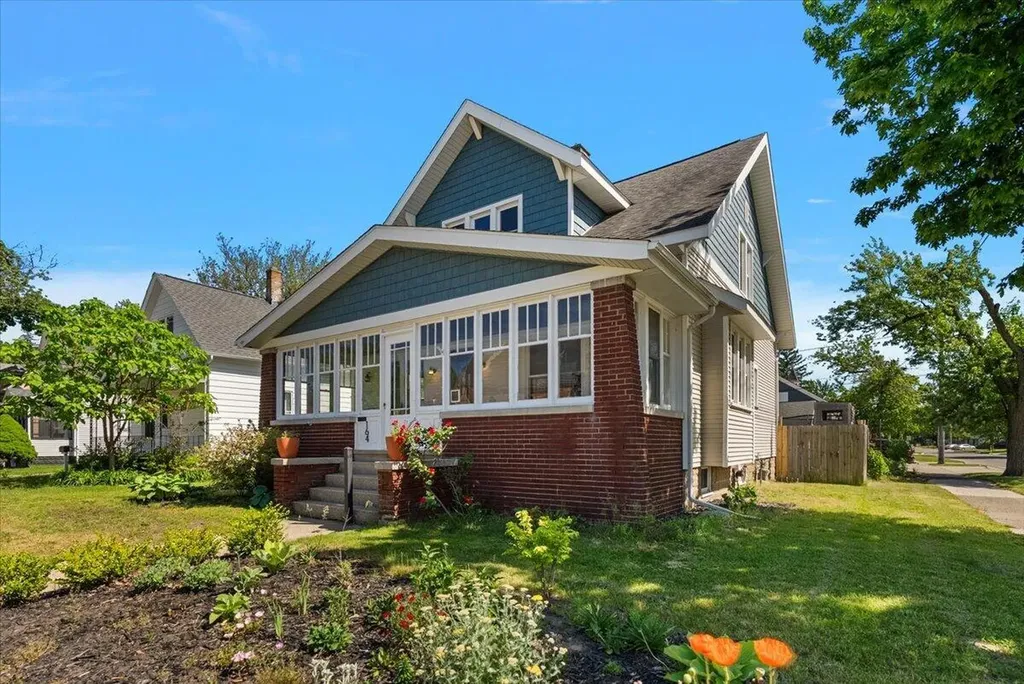 164 W 18th Street Holland City MI 49423