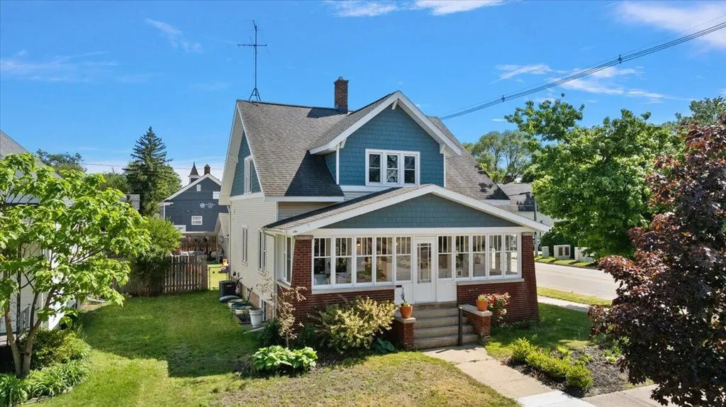 164 W 18th Street Holland City MI 49423