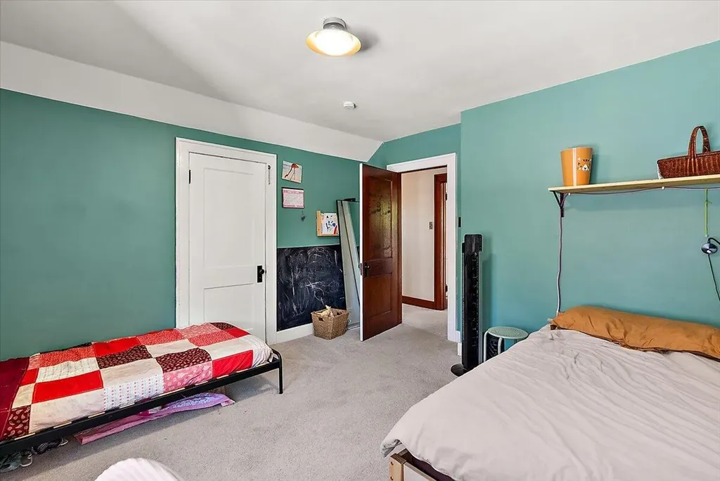 164 W 18th Street Holland City MI 49423