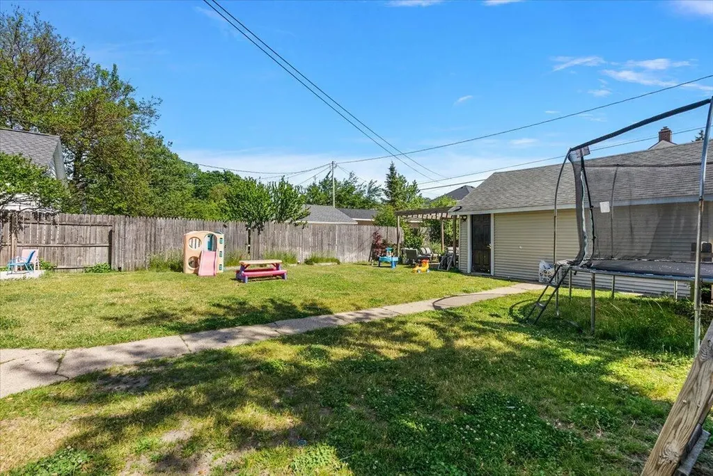 164 W 18th Street Holland City MI 49423