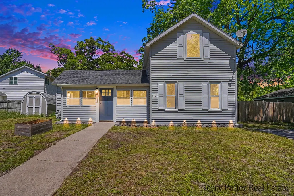 416 Pine Street Fruitport Village MI 49415