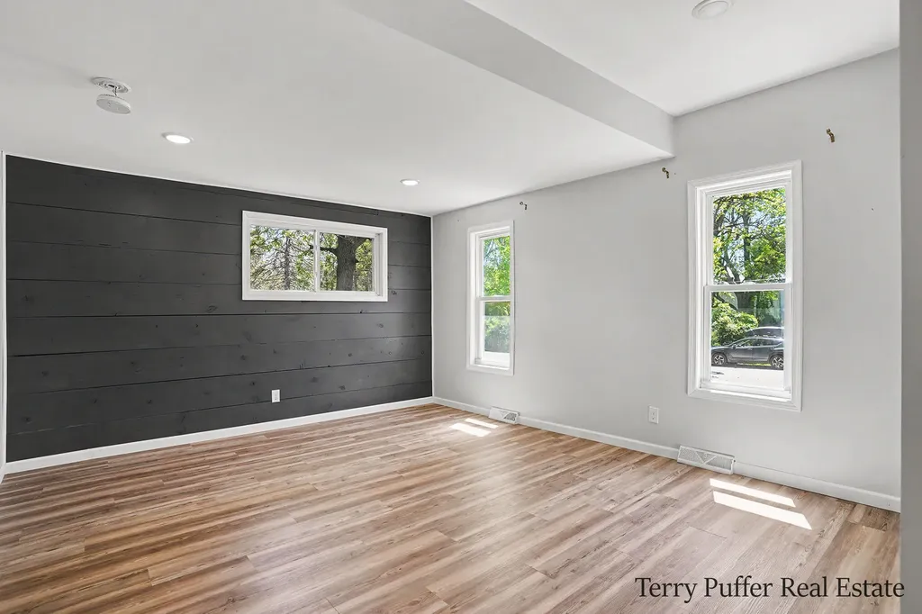 416 Pine Street Fruitport Village MI 49415