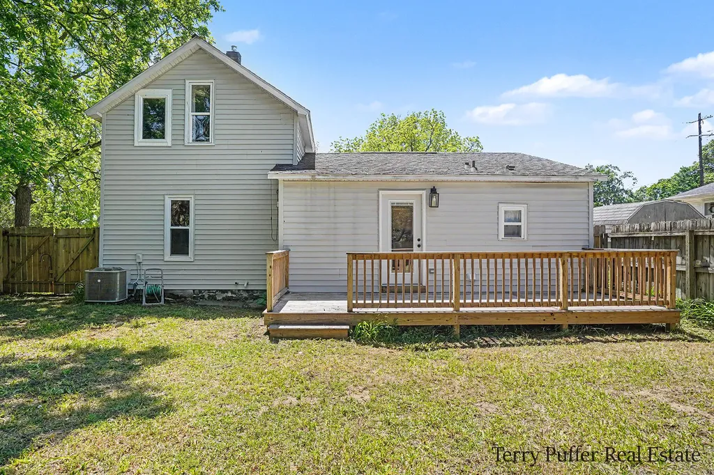 416 Pine Street Fruitport Village MI 49415