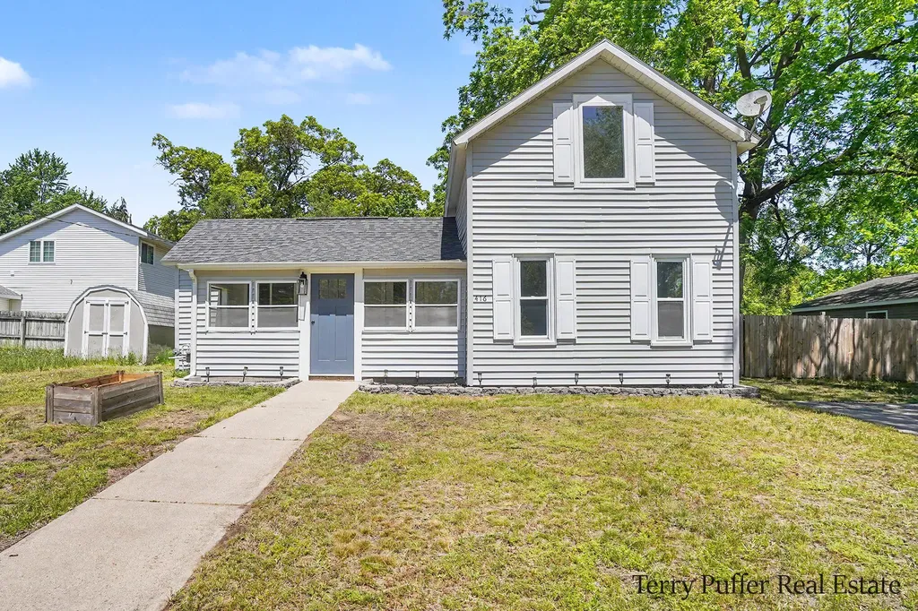 416 Pine Street Fruitport Village MI 49415