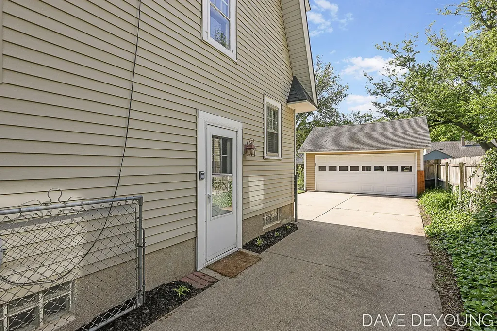 1134 Hoyt Street SE Grand Rapids City MI 49507