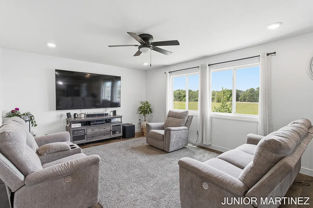4193 Tributary Drive Holland Charter Township MI 49424