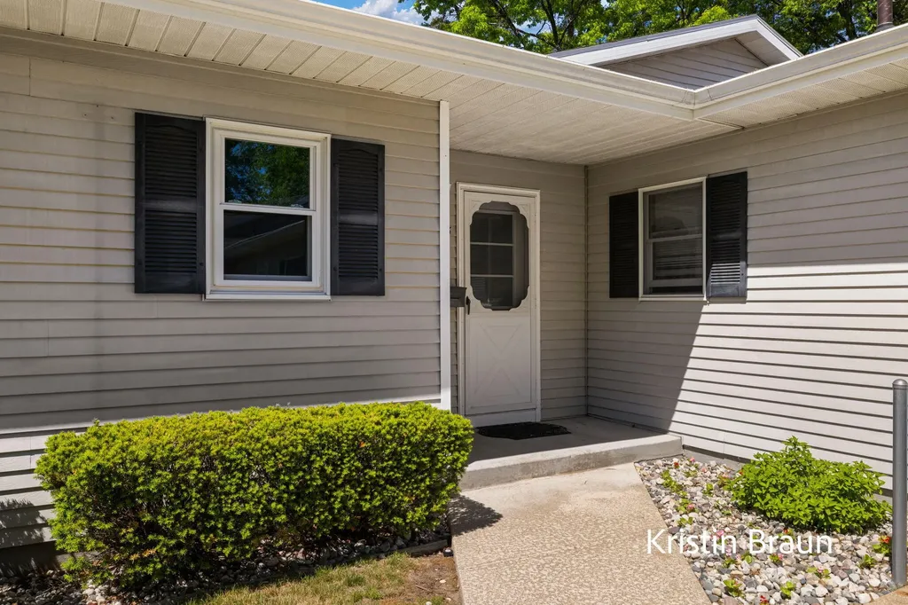 1075 Walnut Grove Drive Norton Shores City MI 49441