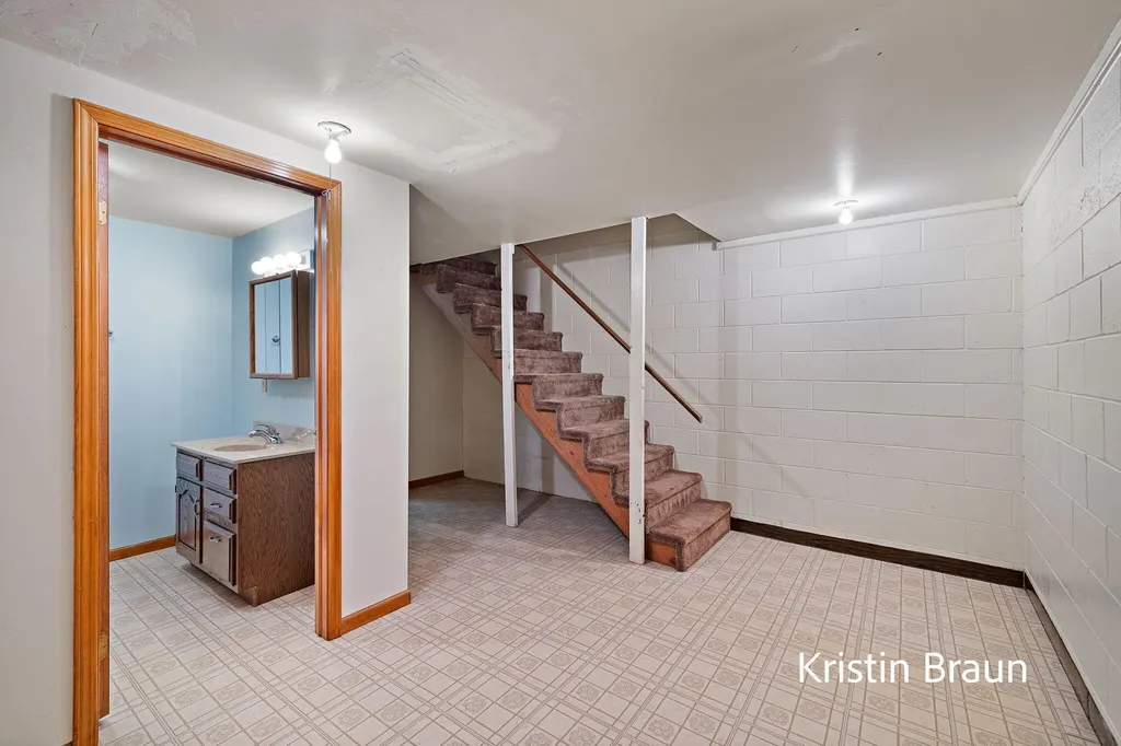 1075 Walnut Grove Drive Norton Shores City MI 49441