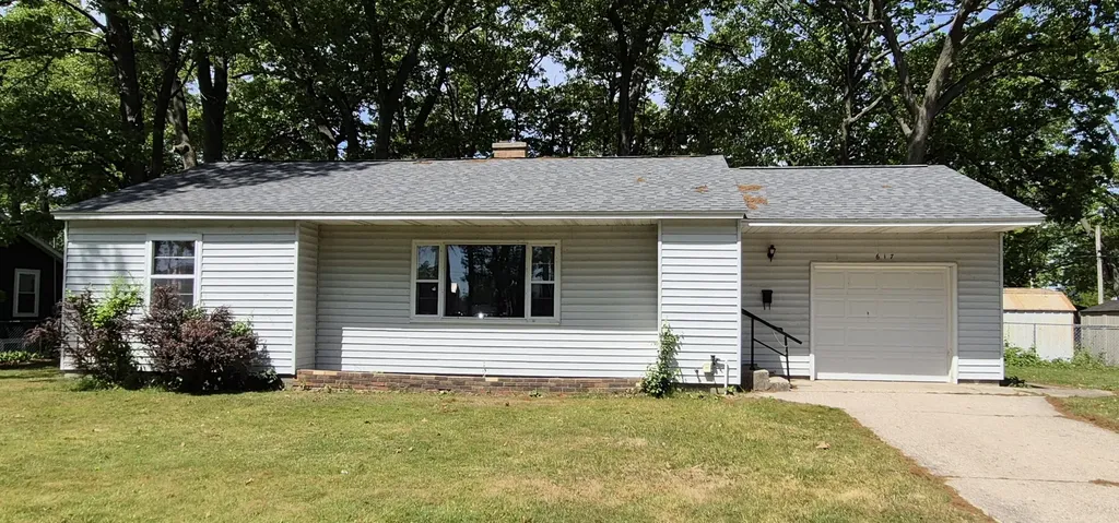 617 Oscar North Muskegon City MI 49445