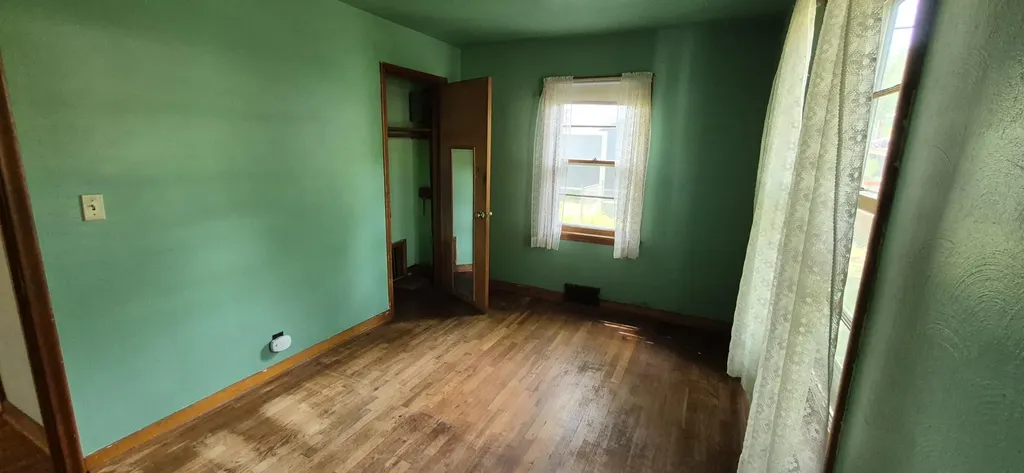 617 Oscar North Muskegon City MI 49445