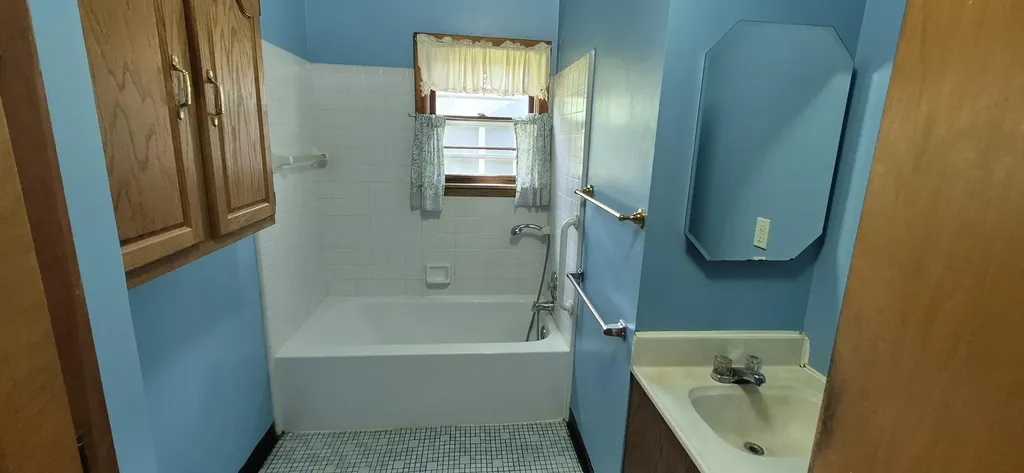 617 Oscar North Muskegon City MI 49445