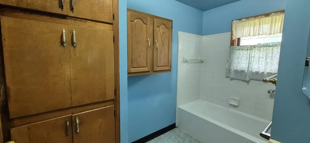617 Oscar North Muskegon City MI 49445