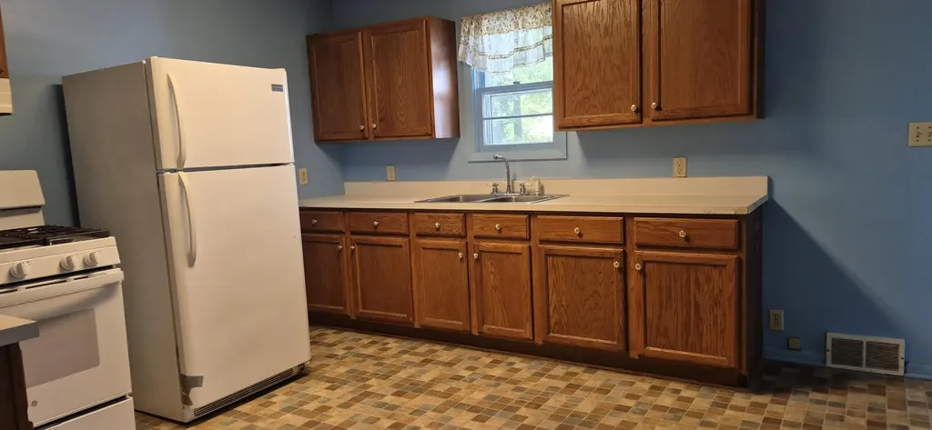 617 Oscar North Muskegon City MI 49445