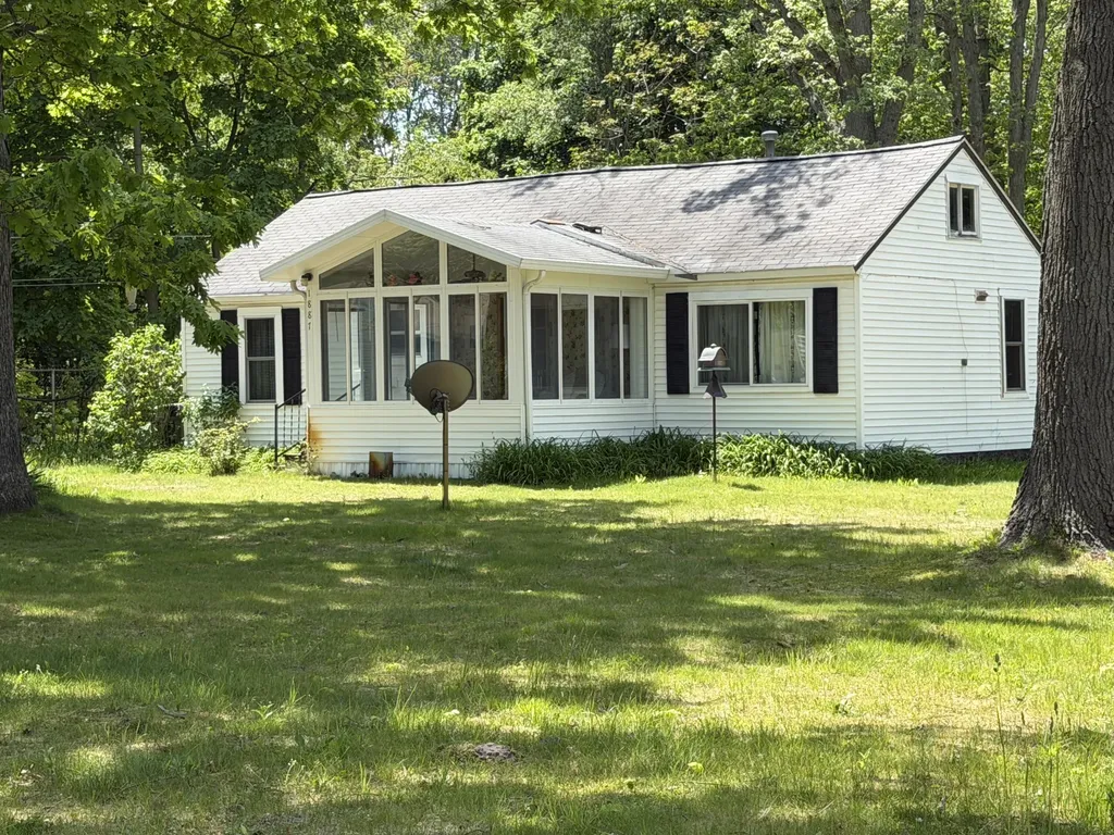 1887 Interwood Muskegon Charter Township MI 49442