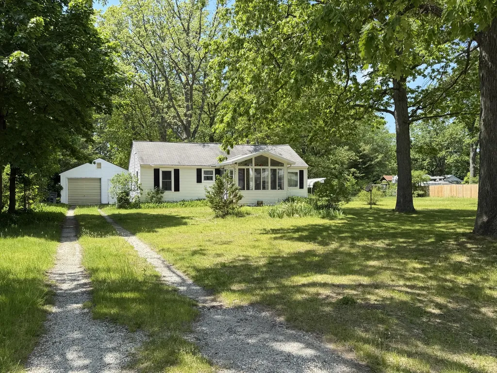 1887 Interwood Muskegon Charter Township MI 49442
